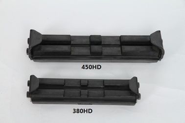 Черный зажим цвета на резиновом следе прокладывает 380ХД для проектировать машинное оборудование